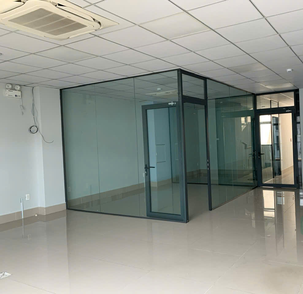 Cho thuê nhà mặt tiền 9m, kết hợp văn phòng