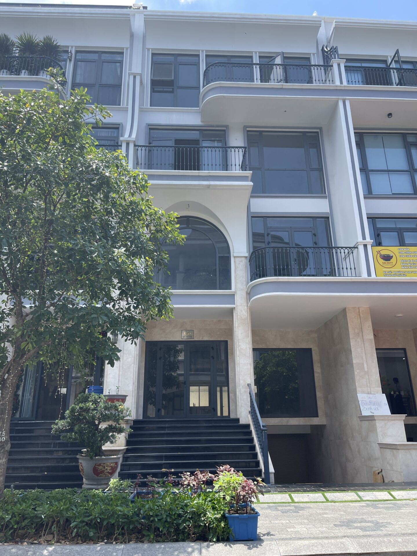 Nhà Phố 4 Tầng Sang Trọng Tại Khu Đô Thị Vạn Phúc City