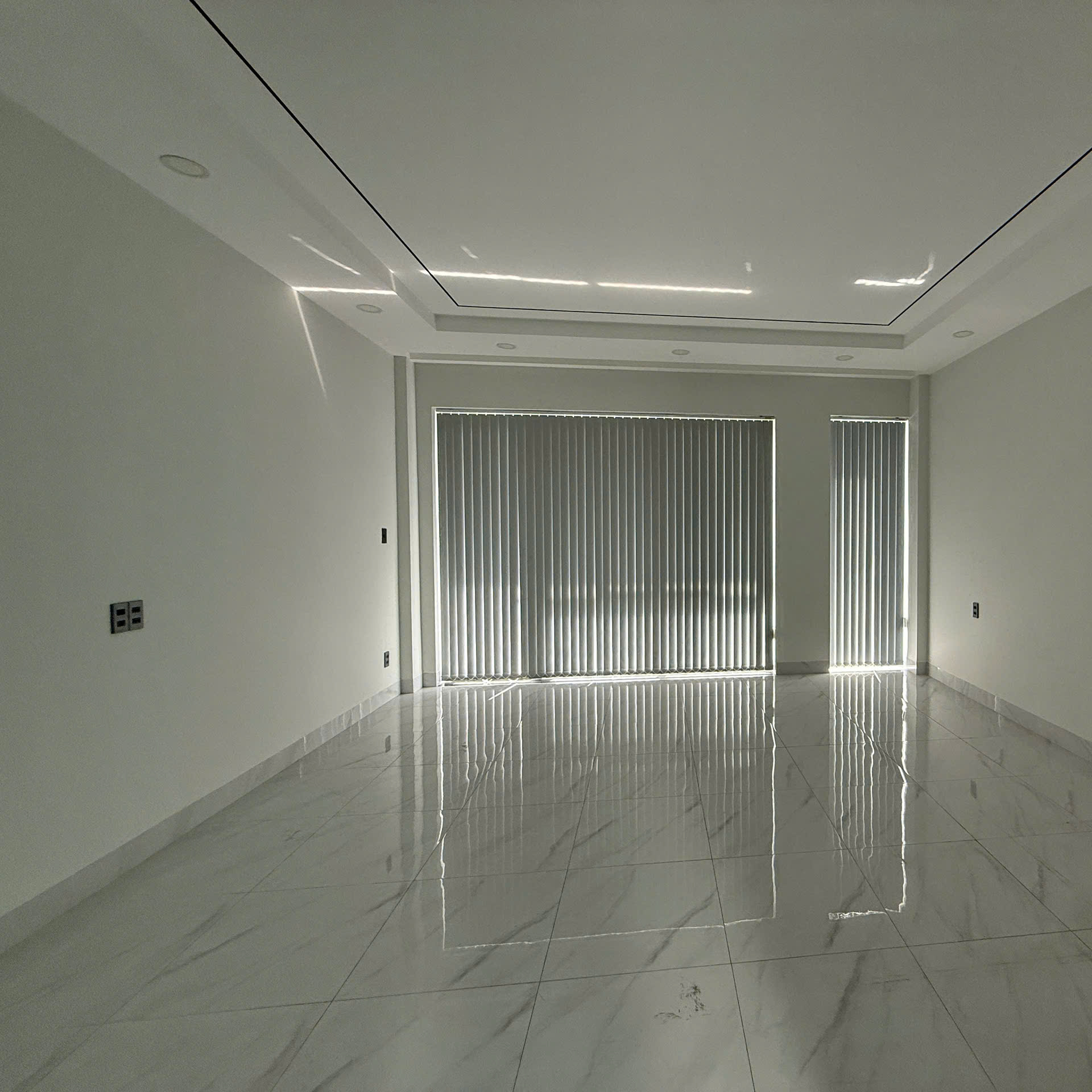 Cho Thuê Nhà 5x22m Khu Đô Thị Vạn Phúc City – Hầm + 4 Tầng + Sân Thượng