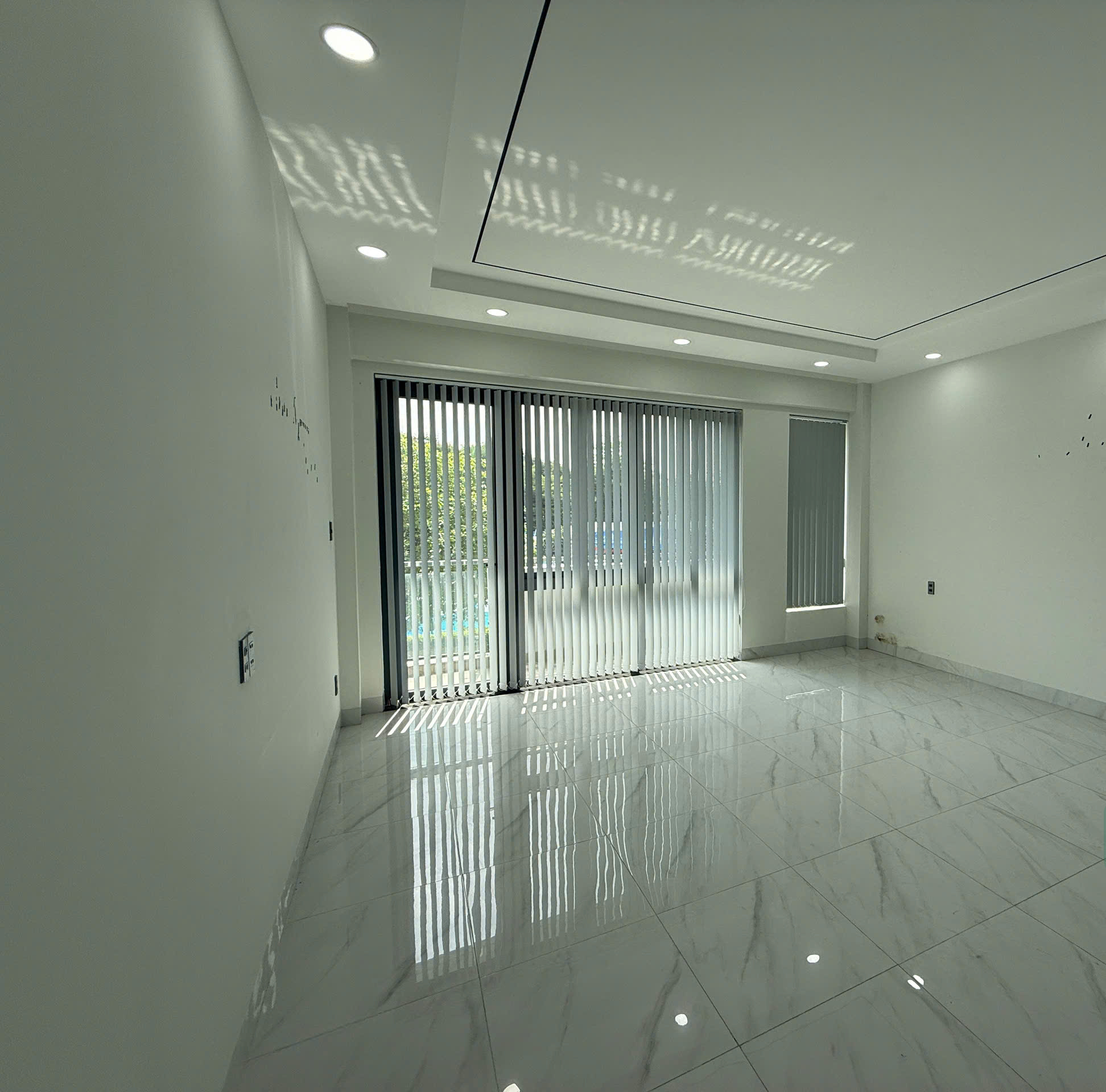 Cho Thuê Nhà 5x22m Khu Đô Thị Vạn Phúc City – Hầm + 4 Tầng + Sân Thượng